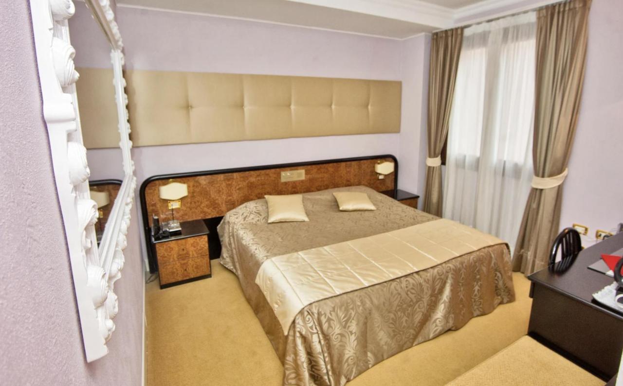 Hotel Villa Regina Margherita Rovigo Bagian luar foto