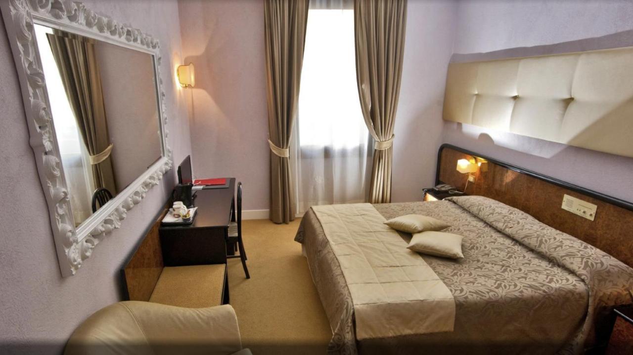 Hotel Villa Regina Margherita Rovigo Bagian luar foto