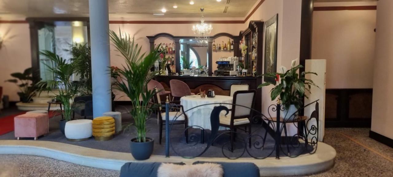 Hotel Villa Regina Margherita Rovigo Bagian luar foto