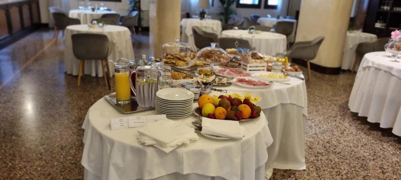 Hotel Villa Regina Margherita Rovigo Bagian luar foto