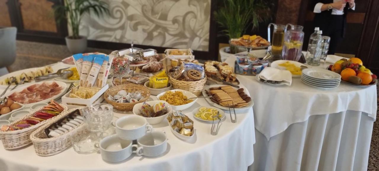 Hotel Villa Regina Margherita Rovigo Bagian luar foto