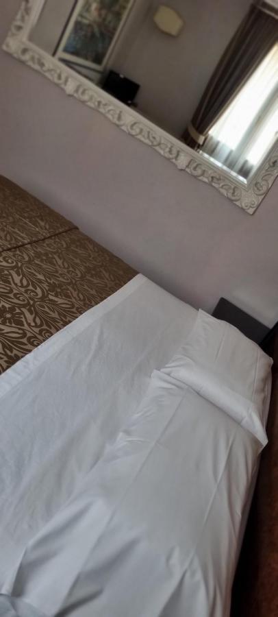 Hotel Villa Regina Margherita Rovigo Bagian luar foto